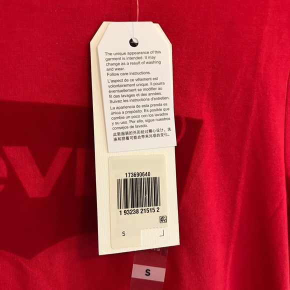 NWT Levi’s Short Sleeve Red Velvet Logo Tee - Picture 5 of 6